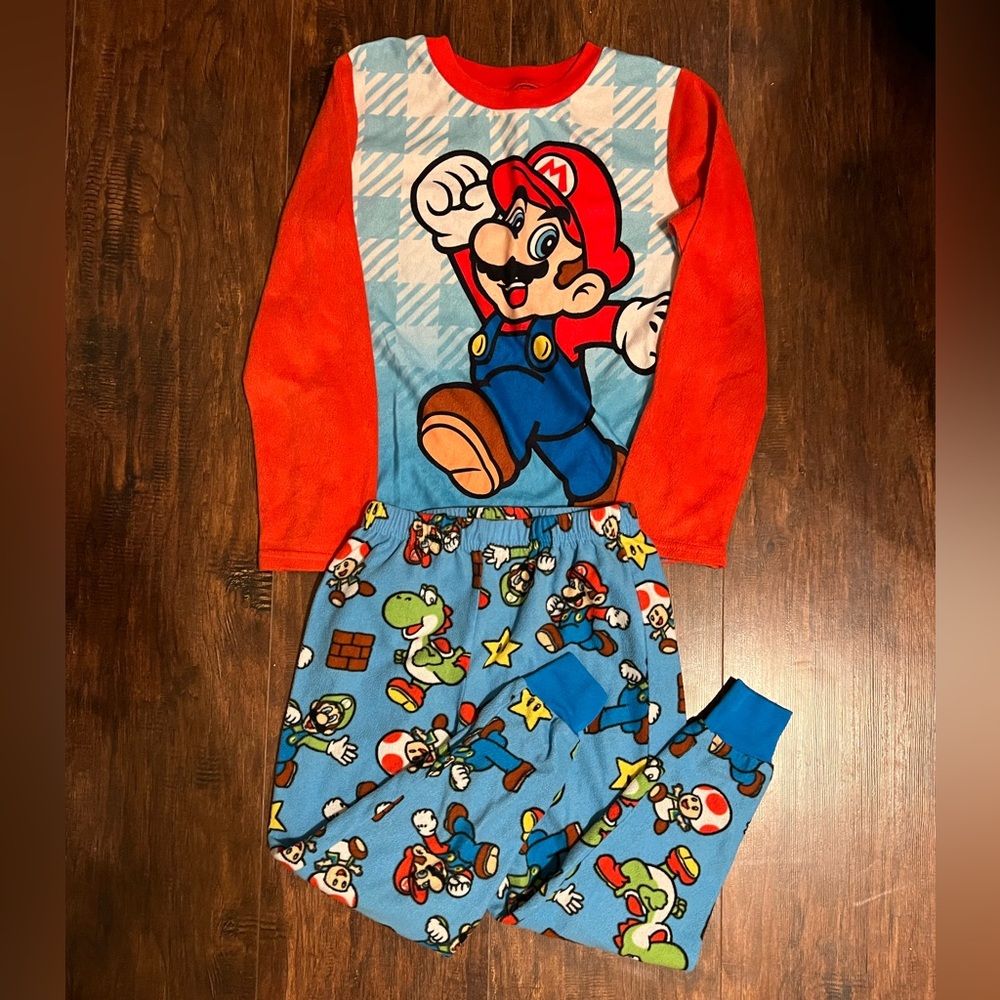 Super Mario Bros PJ’s, Kids 6/7